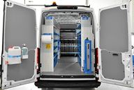 01_Volkswagen Transporter zariadený systémom Syncro System, ako pojazdná dielňa 